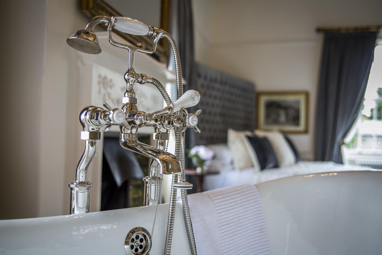The Coach & Horses Inn Bolton by Bowland ภายนอก รูปภาพ